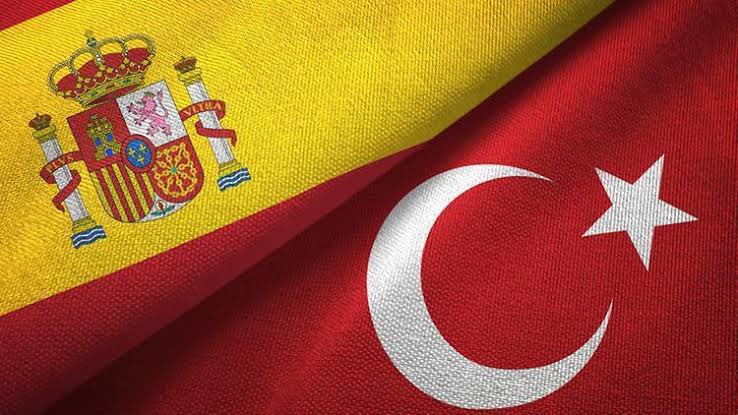 hasensioTRESP's tweet photo. Querida España y querido pueblo español, les enviamos un abrazo lleno de cariño desde Turquía. 🇹🇷❤️🇪🇸

#España #Spain #SpainTurkey #İspanya #Europa https://t.co/yigM5w1B7O