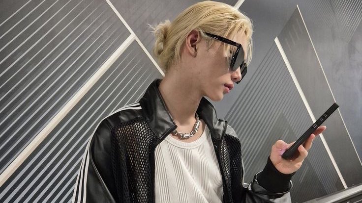 gnabluvs's tweet photo. VOY A LLeVARTE PA PR | chanlix few tweets au!

donde ambos influencers son invitados a estar en la casita de bad bunny para su concierto en Australia.

o donde chris ya le trae ganas a felix desde antes y ve la casita como una oportunidad para hacer un movimiento finalmente.

la música, el calor del momento y la atracción mutua jugarán un papel muy importante antes de que termine la noche.