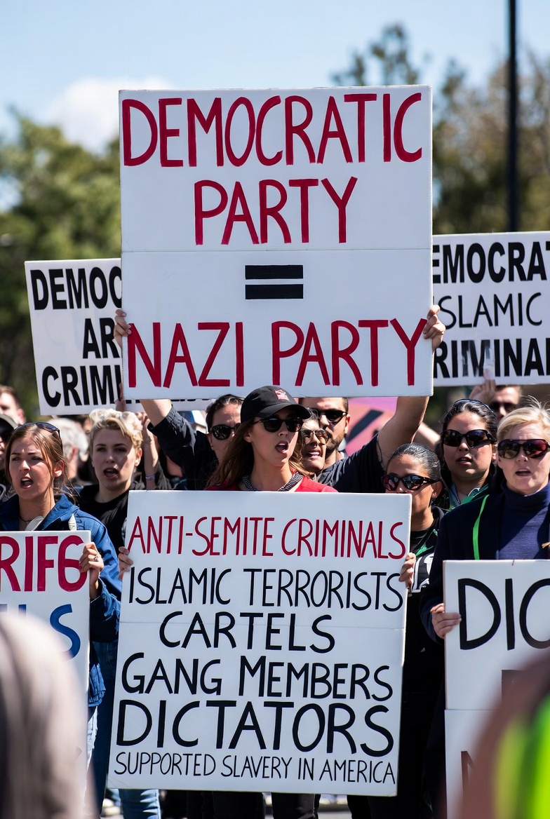 Johnsheee's tweet photo. @LakotaMan1 Democrats are Satanists who hates God, loves killing children and eating them. They put aborted children body parts in foods and sell them to the public without telling them. Democratic Party is a cult. https://t.co/EbZChP5fCK