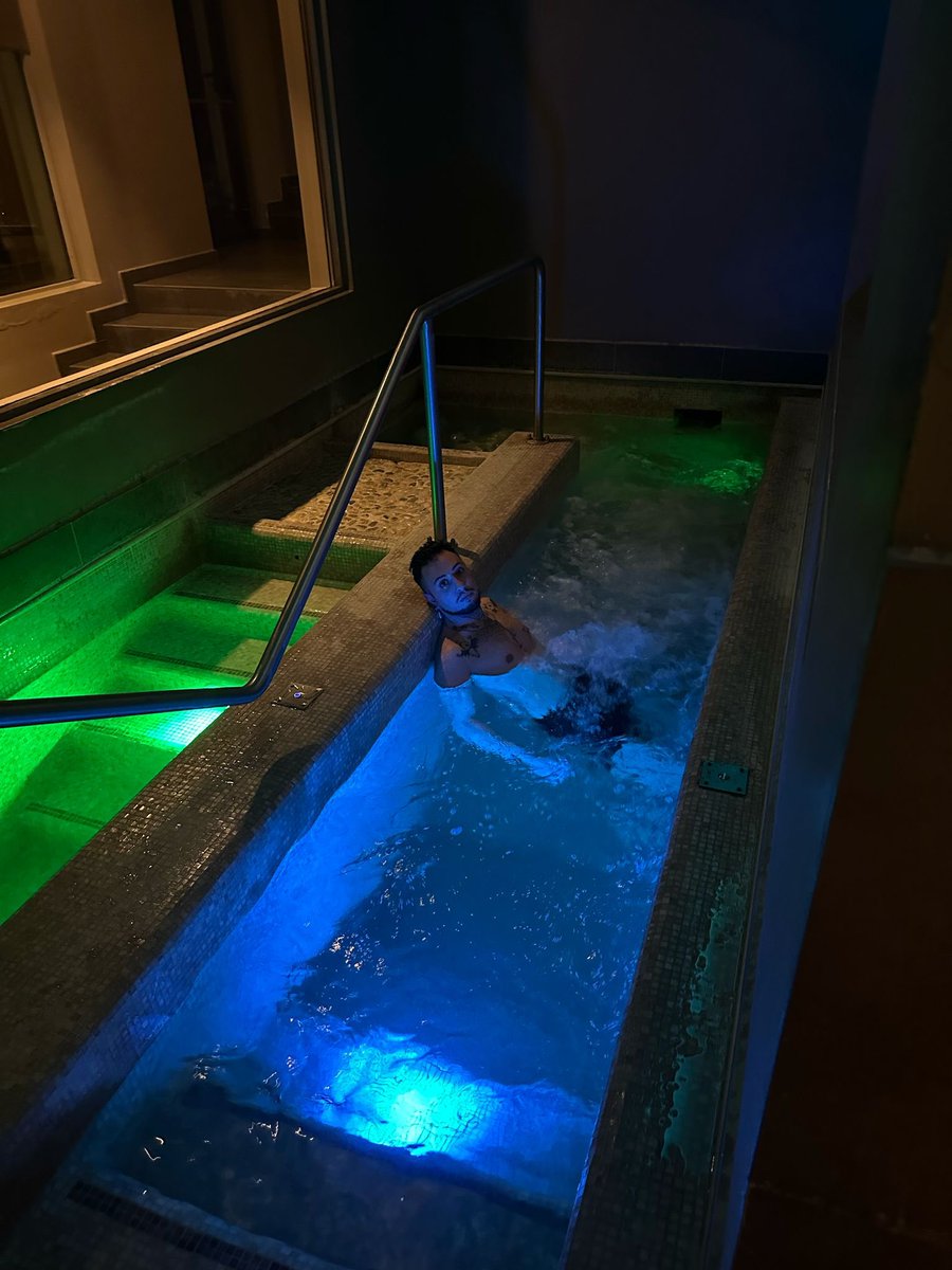 Poyson1994's tweet photo. Relax #terme #LingOrmDiorAW26 #LinglingKwong https://t.co/9T3Qqk4if6