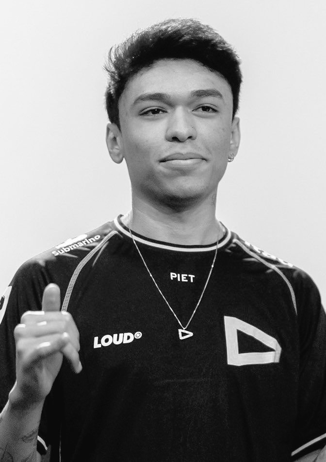 A Yurley Renault🧙♀️ tweet media