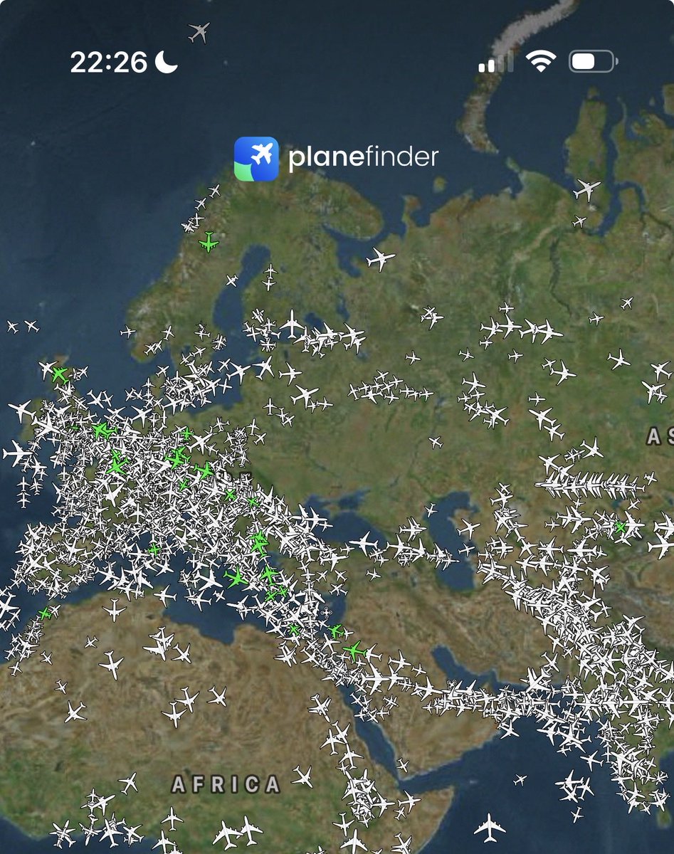 Plane Finder tweet media