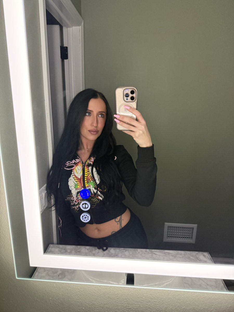 Tory Wood™ (@toryyyw) on Twitter photo 
