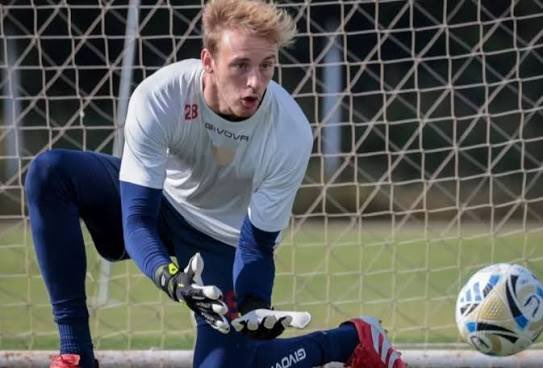 Julian Buccolini tweet media