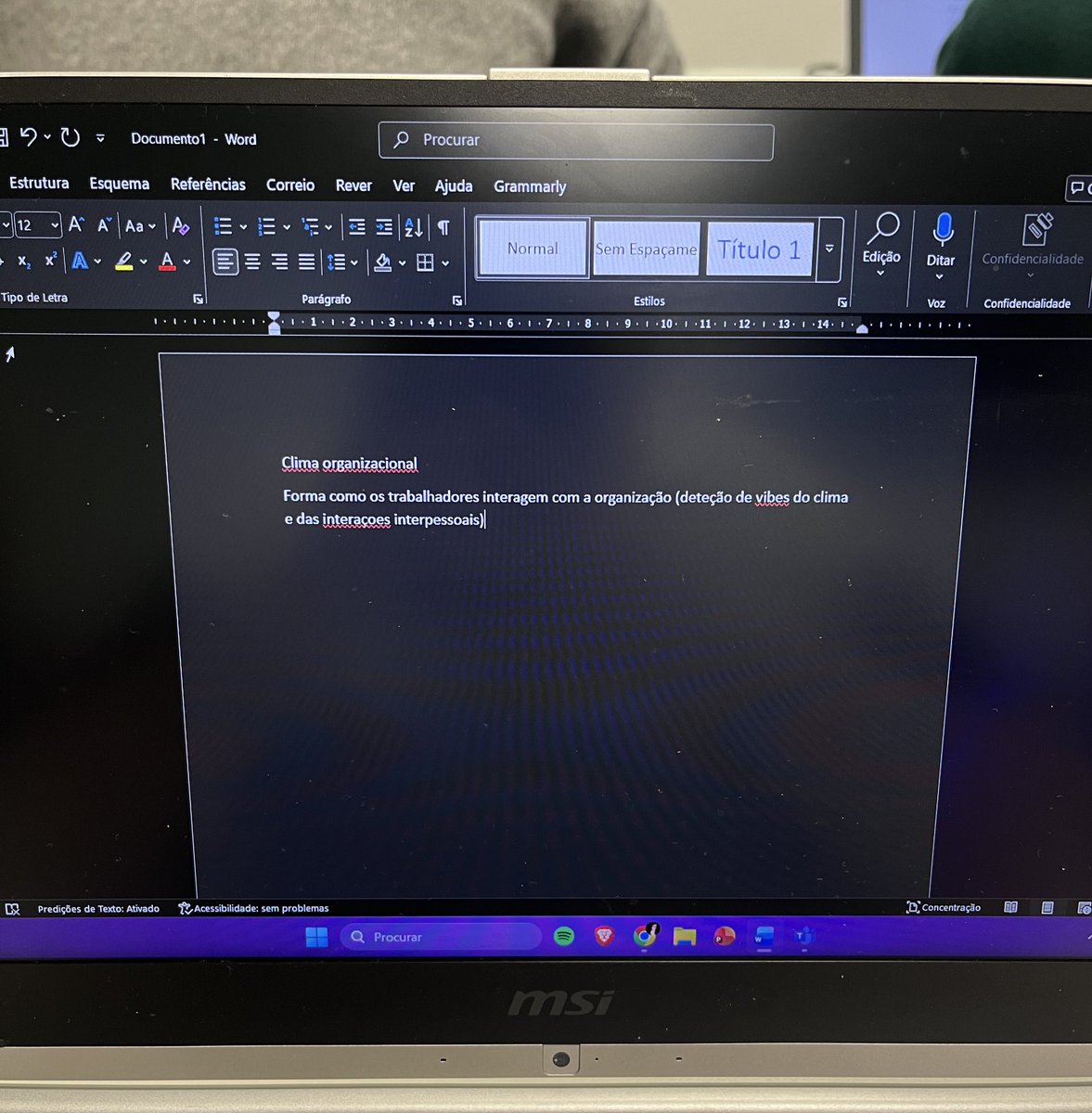Estou doente arrasada e com febre, e depois de 6h de aulas e uma avaliação isto foi a única coisa que consegui apontar sobre uma aula