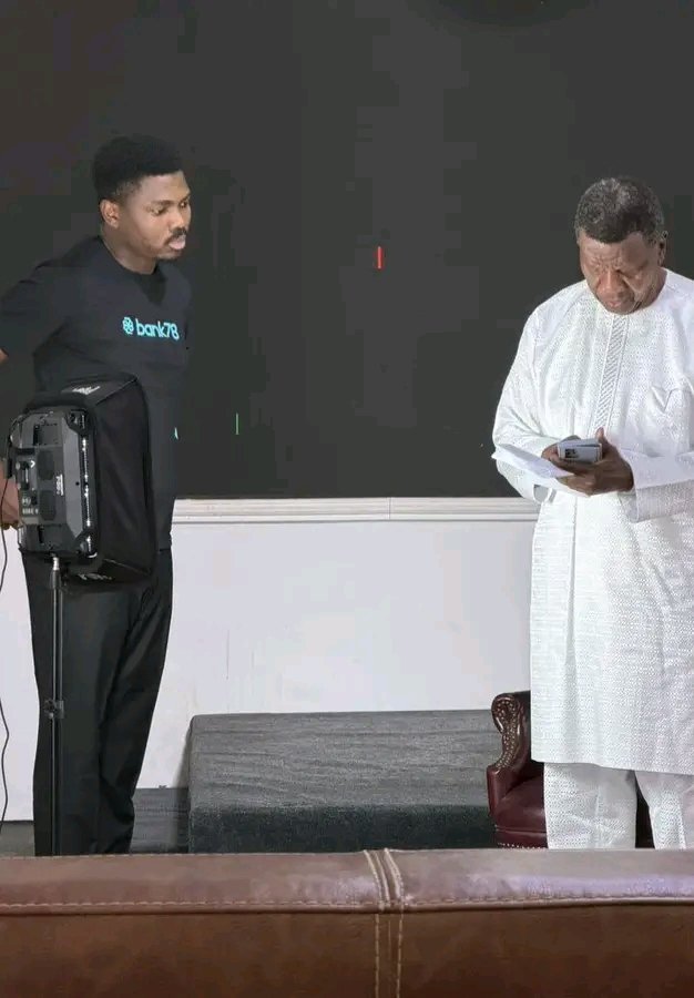 God's Blogger Boy tweet media