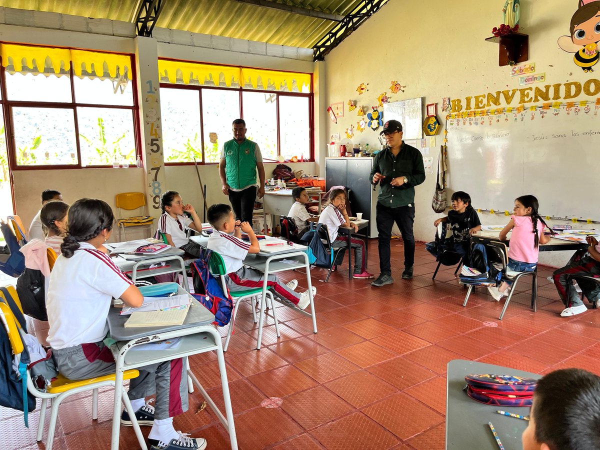 LASALINACAS's tweet photo. 🎈 La Oficina de Comisaría de Familia y la Inspección de Policía han dado inicio a actividades lúdicas dirigidas a niños, niñas y adolescentes, con el propósito de fomentar el acercamiento de la niñez a las instituciones y dar a conocer sus funciones y rutas de atención. 📚 https://t.co/iYUIaUDguj
