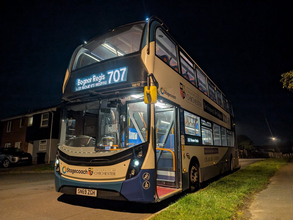 Emily Hornett 🚌 ✈️ 🏳️‍⚧️ tweet media