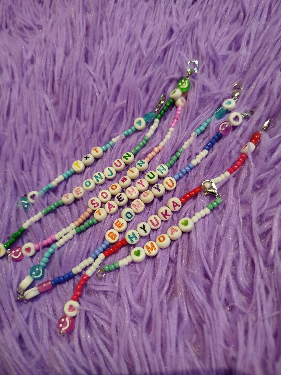 ⭐wonders @ 5:53 freebies ⭐

🩵Banners
🩵Lomocards,postcards, txt stickers and blue paper stars.
🩵TXT♡MOA keychains

⟡ random | strictly 1:1
⟡ limited quantity 
⟡ time &amp; loc: tba

see you there! ♡

#DunkinPH_TXT #DunkinPH_WondersAt553 #TOMORROW_X_TOGETHER