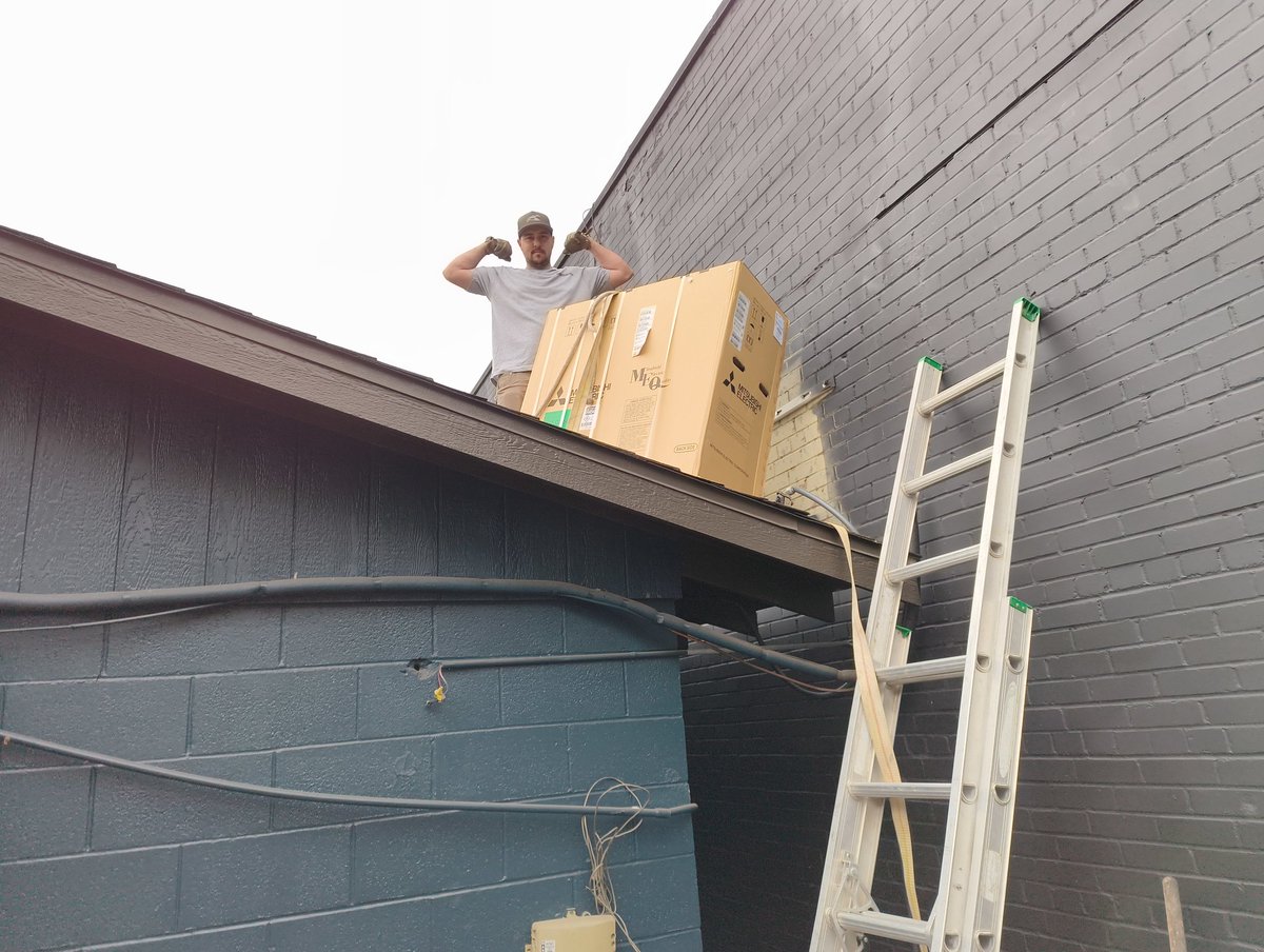 Benchmark_AC's tweet photo. Mid-week grind 💪☀️
Getting stuff done — no matter the height, the heat, or the hustle.
If your system’s struggling before summer even hits, let’s fix that now. ❄️
#HVACLife #MidWeekMotivation #ACInstall #StayCool https://t.co/Lx5BIBAK0B