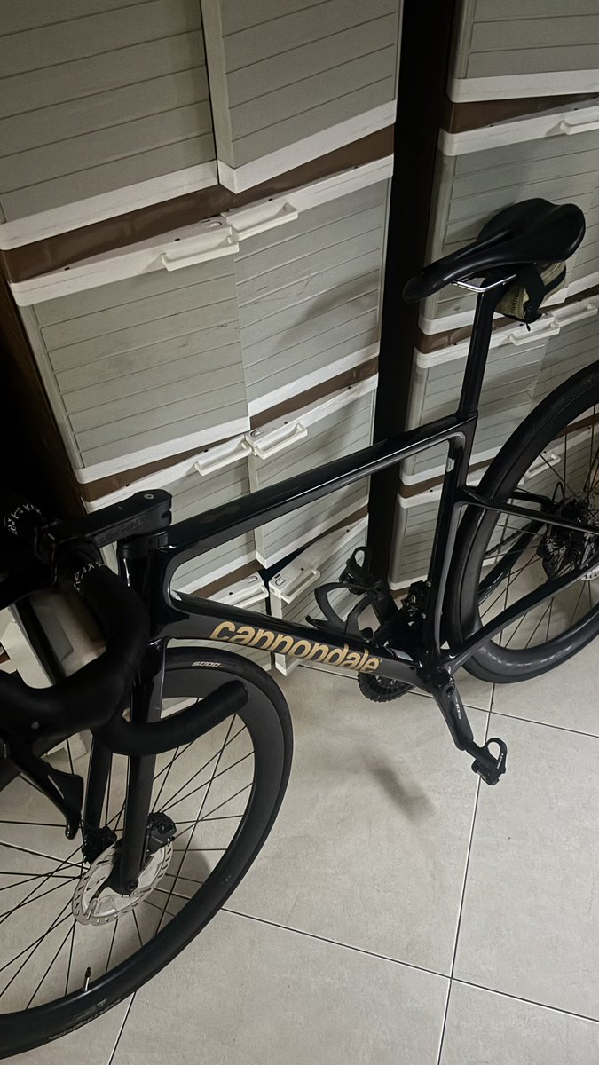 Makin gerimis..
Ga jadi sepeadan lagi 🥲