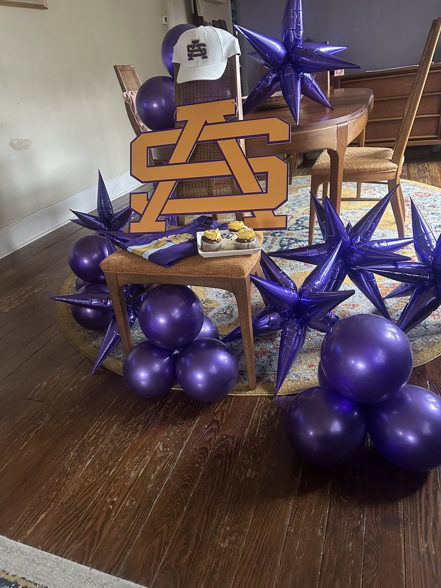 logicbrnr's tweet image. Class of 2031 #StAug #RiseSons 

So proud of the young man! 😩🥹🥹