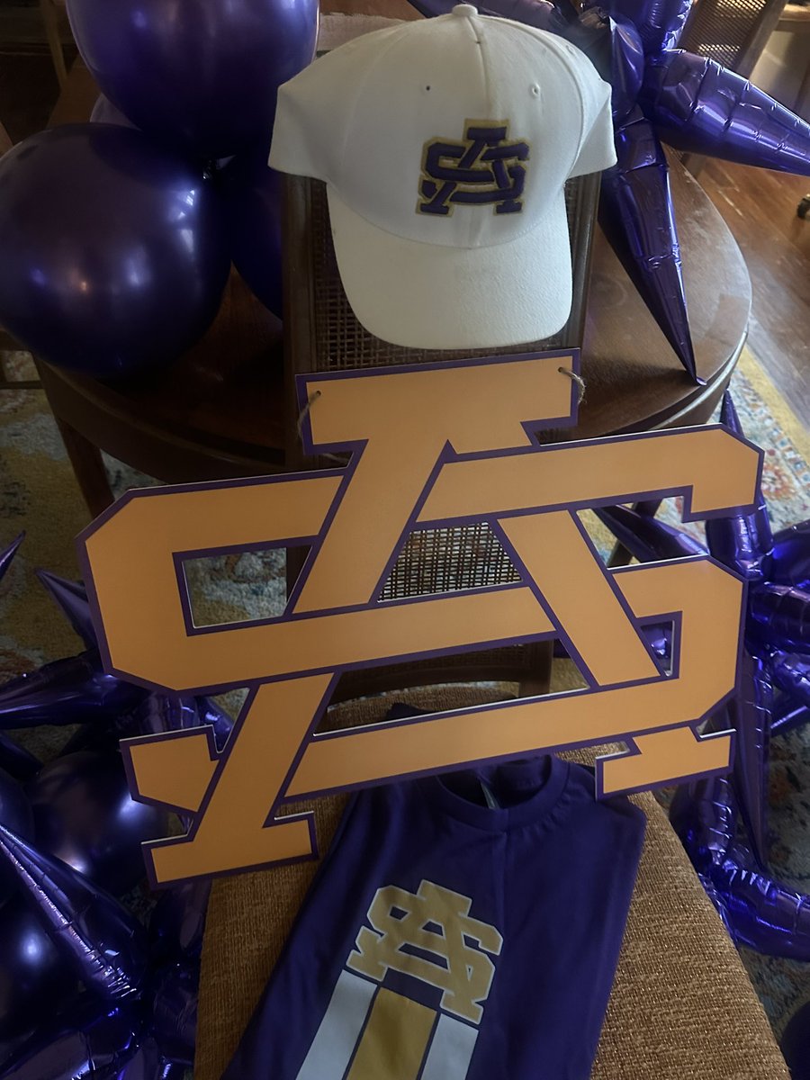 logicbrnr's tweet image. Class of 2031 #StAug #RiseSons 

So proud of the young man! 😩🥹🥹