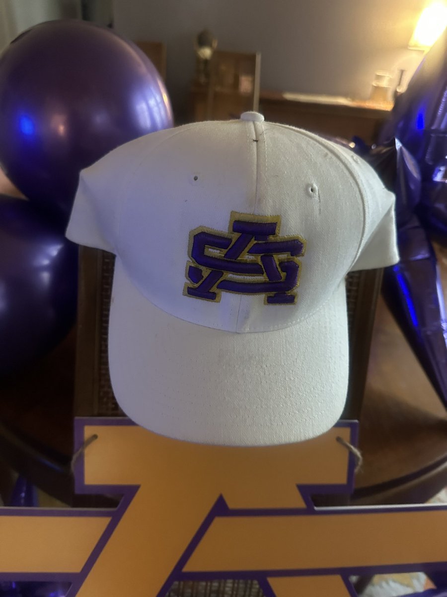 logicbrnr's tweet image. Class of 2031 #StAug #RiseSons 

So proud of the young man! 😩🥹🥹