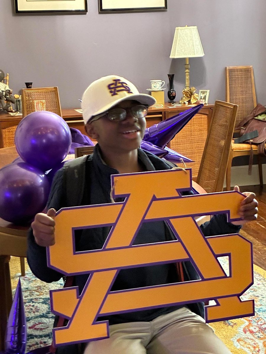 logicbrnr's tweet image. Class of 2031 #StAug #RiseSons 

So proud of the young man! 😩🥹🥹