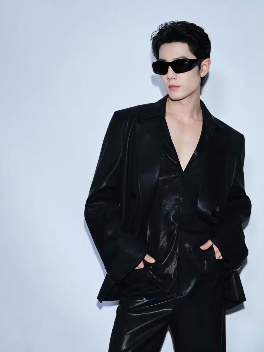 fee_boon's tweet photo. @gucci @ZGaholic Xiao Zhan in Gucci! My favorite looks! https://t.co/bhrvUr8jlM