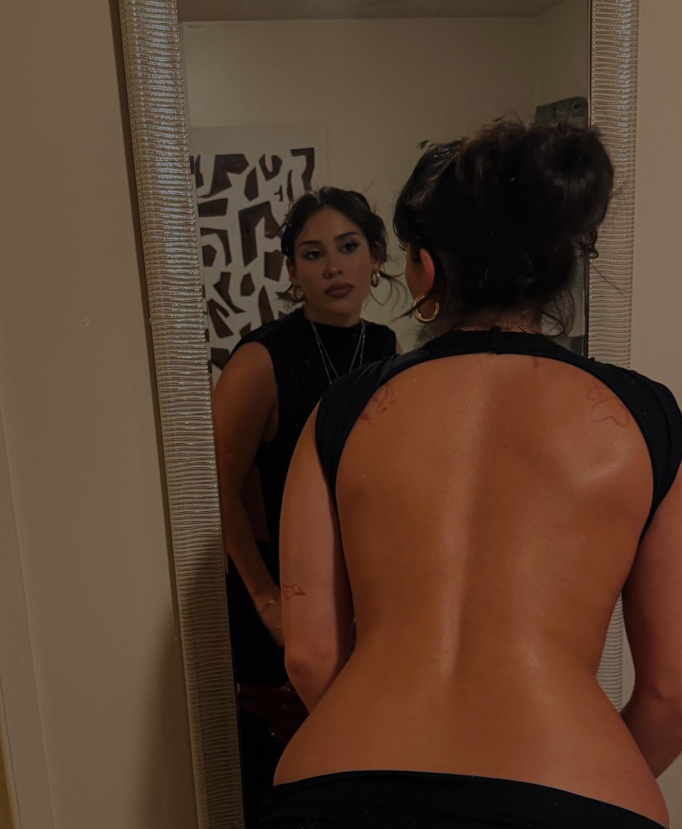 nicole 🍉 tweet media