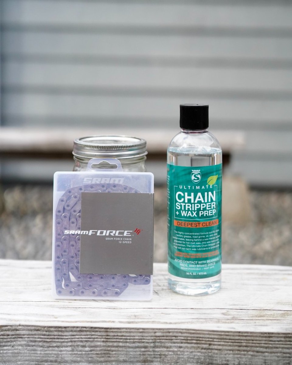 SILCAvelo's tweet photo. This is what chain prep for wax looks like the #SILCA way. Soak, agitate, rinse, repeat! https://t.co/cznbMErb54