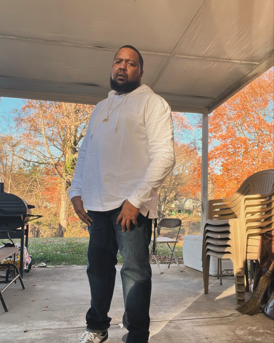 Dwade2005's tweet photo. Outside enjoying the cool weather https://t.co/vKt479tNaq