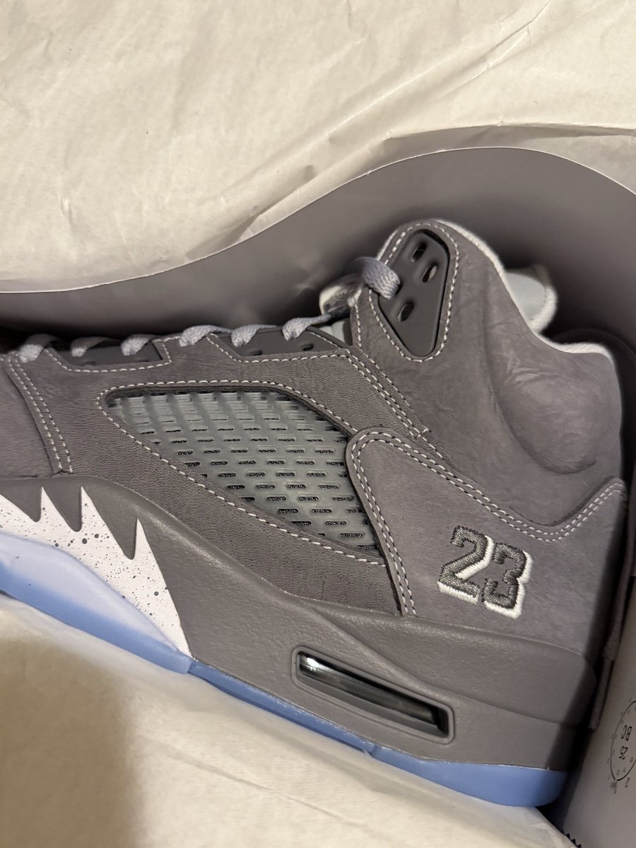 Grassrootssoles tweet media