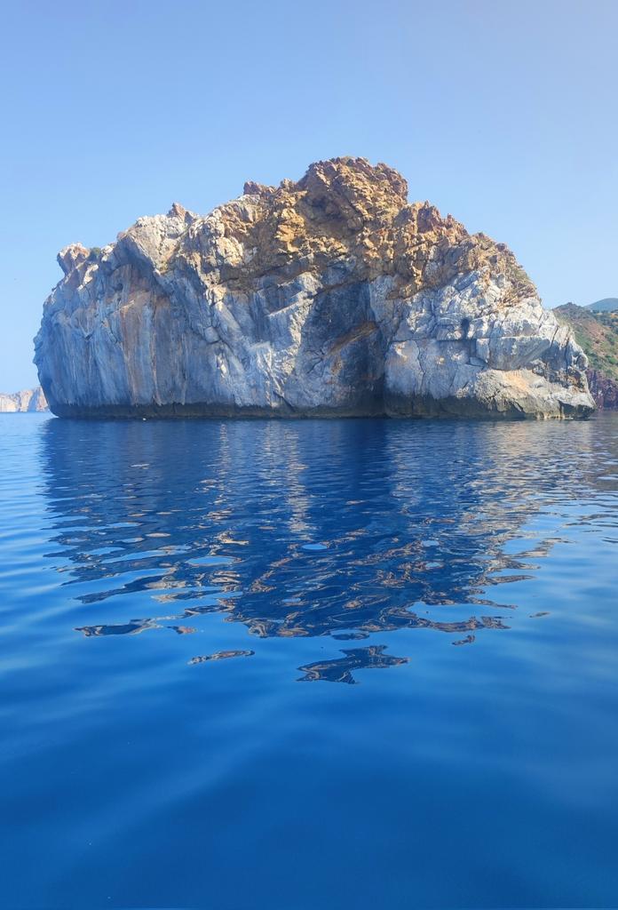 CristinaShonny's tweet photo. #Nebida
#Iglesias
#sudSardegna
Davanti al mare capisco che la pace è un confine che non divide, ma unisce.
Buon giovedì a tutti.
🌊🌊🌊🌊🌊🌊🌊🌊🌊🌊🌊 https://t.co/aZuVYRwFJk