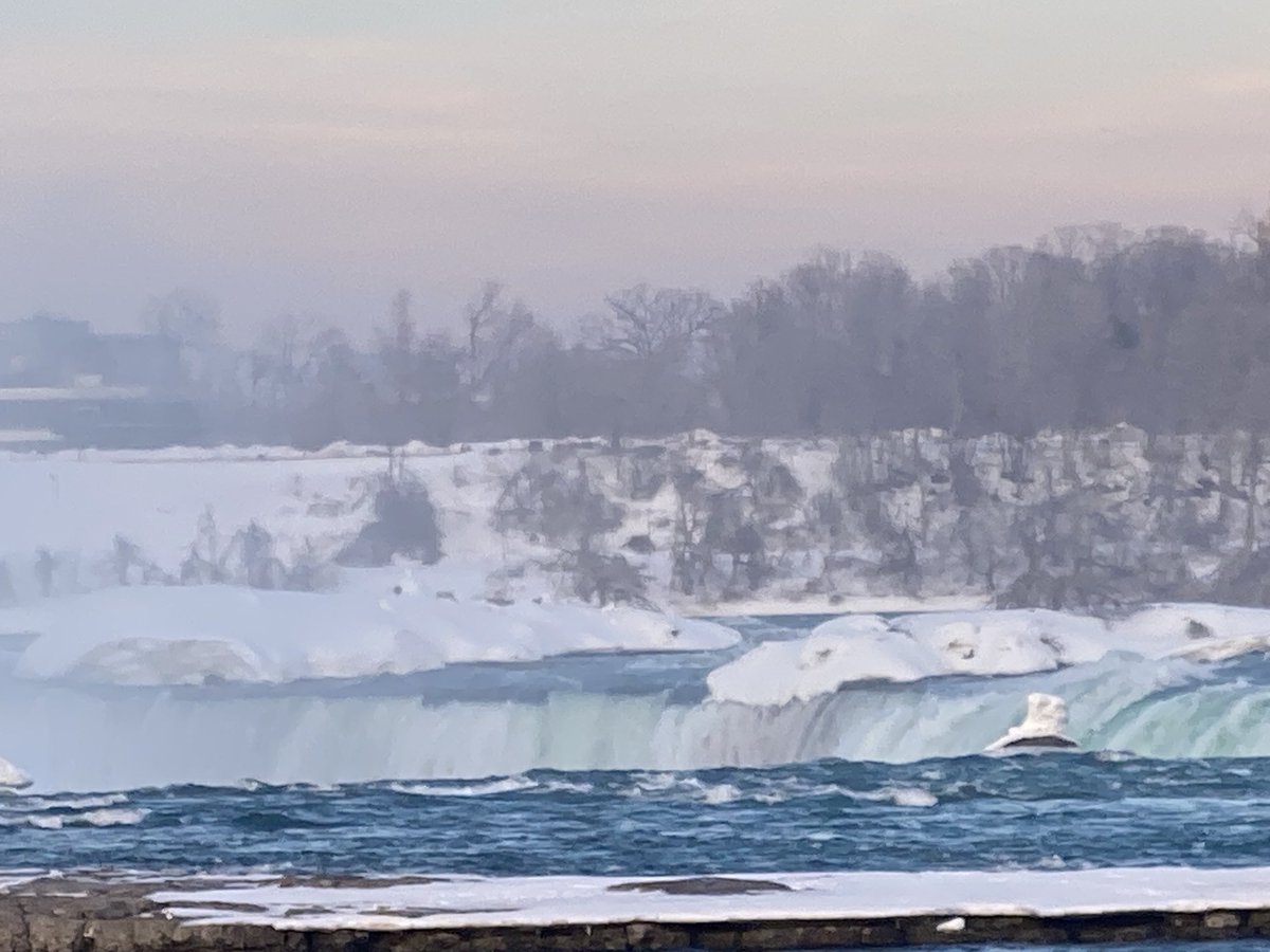 Jdavis_Halton's tweet image. Such a pretty evening. #NiagaraFalls #Canada 🇨🇦