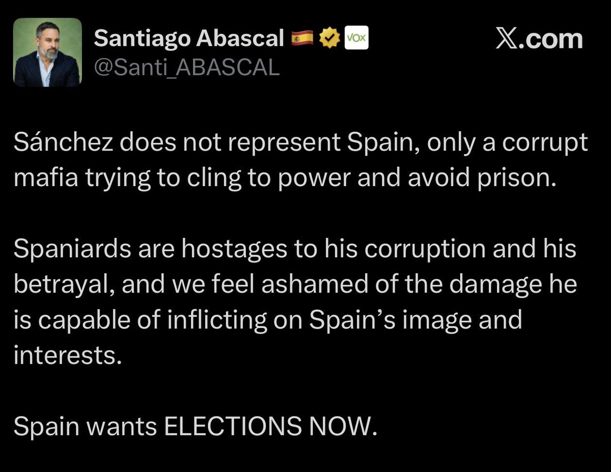 Cómo este tipo puede ser tan sumamente ignorante. Le encanta la guerra. Juega a ser soldado y es tan payaso que evito ir a la mili. Vendepatrias.