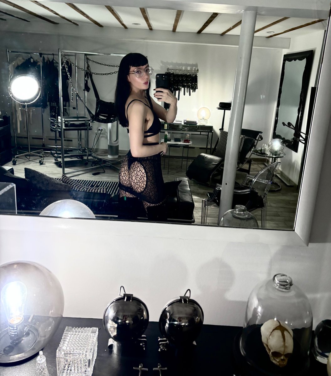 Mistrix Sade - NYC Alpha Femme Fatale tweet media