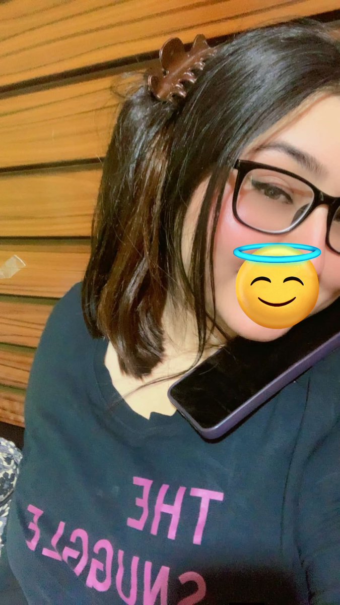 ہمارے دستِ گزارش پہ خاک ہی دھر دے
کہ ہم نے لوٹ کے لوگوں کو منہ دکھانا ہے..!!

نثار محمود تاثیر
#اردو_زبان