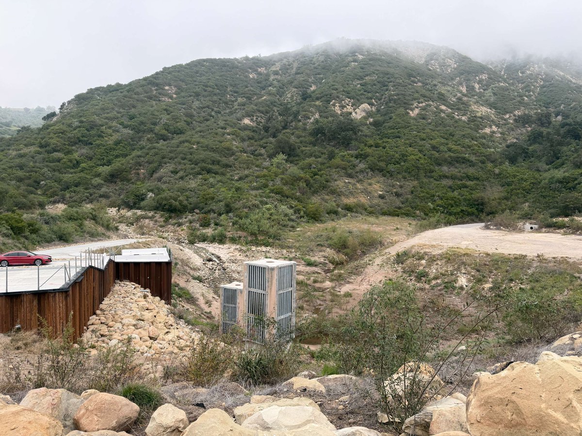 SBCountyOEM's tweet photo. Emergency managers met in Carpinteria to learn from County Flood Control about creek/reservoir/rain gauges, &amp; real-time storm data, then toured the Santa Monica Debris Basin to see how it protects homes from flooding &amp; debris flows.
✨Preparedness starts before disaster strikes. https://t.co/ok1HJc7vGl