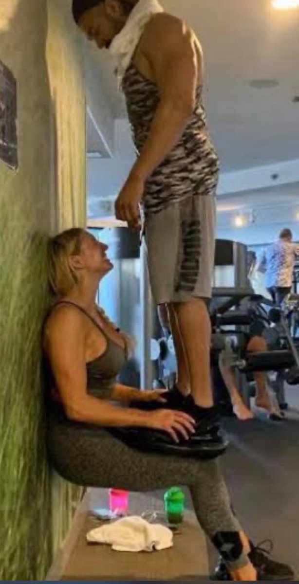 ALWAYS GOOOON 😫💦 tweet media