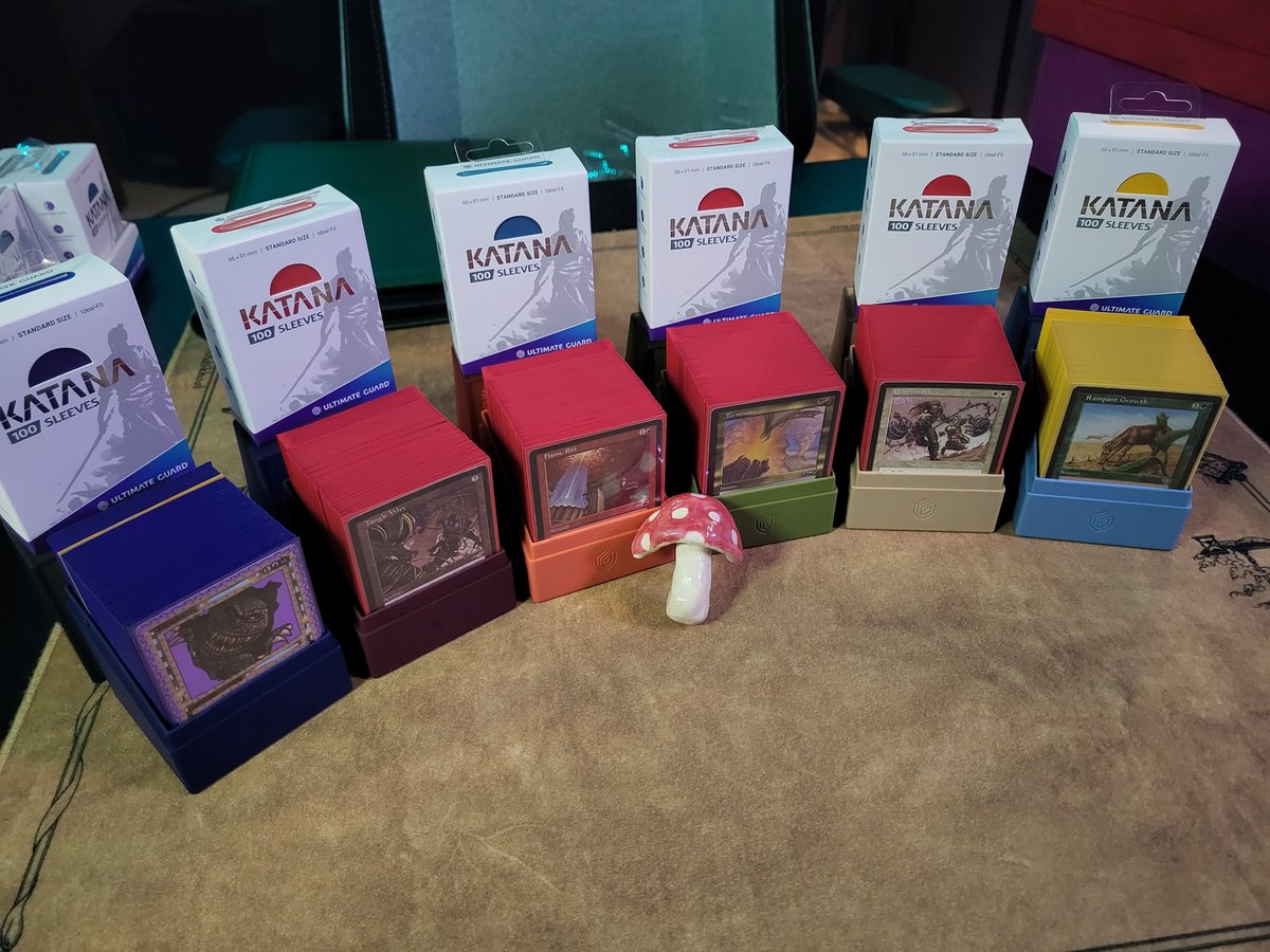 Live in 20 minutes on twitch w some premodern, giving away some Katana sleeves and boulders