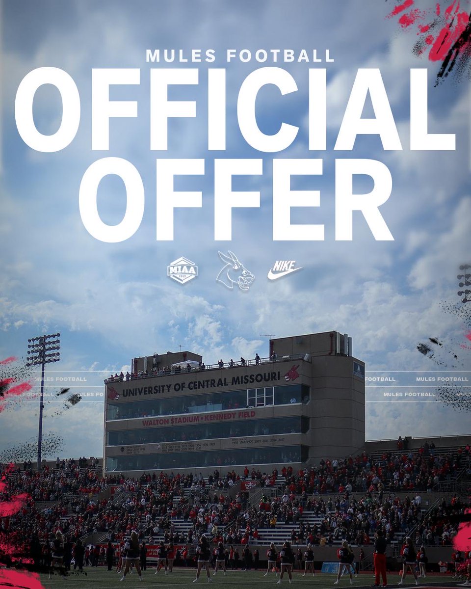 NoahLtReid75's tweet photo. After a great conversation with @CoachHoltzclaw, I am blessed to have received my 2nd offer from the University of Central Missouri 
@UCMFootballTeam @JoshLamberson https://t.co/QDaZnPFyir