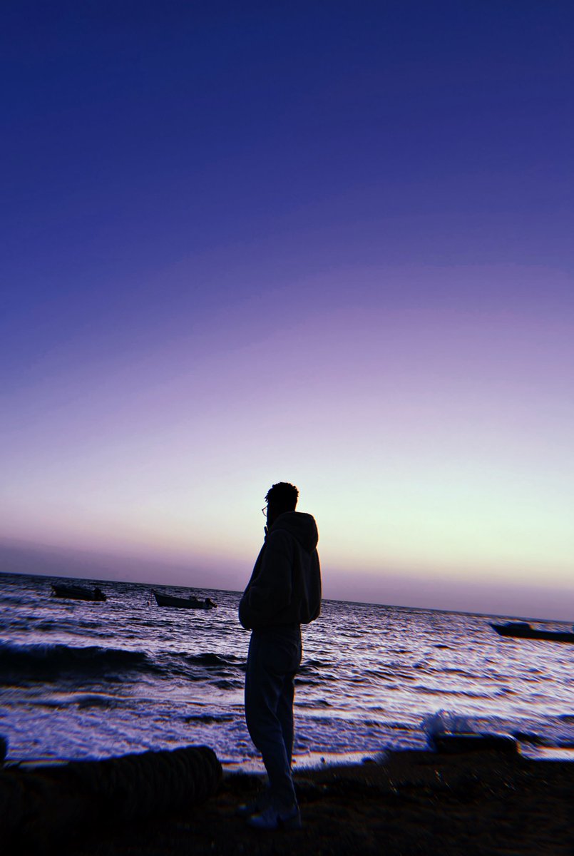 Noturfav__v's tweet photo. Trying to 'RECONNECT' 👾 https://t.co/YjqpIJHioo