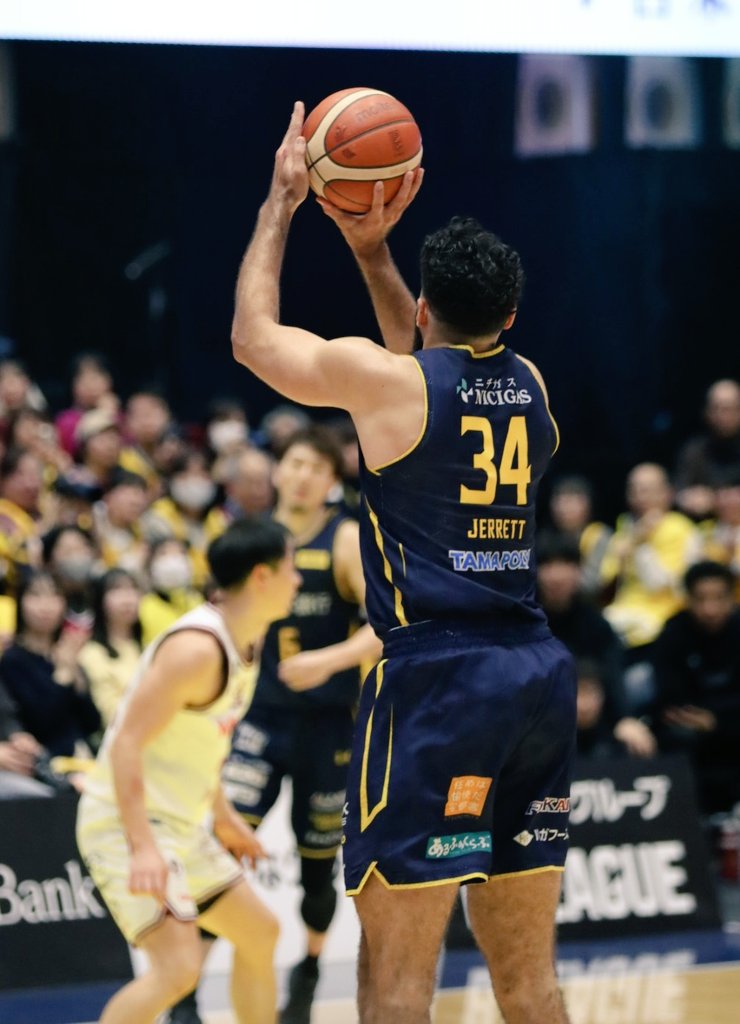 32Yukarikun's tweet photo. #BREX
#vs川崎戦
#GrantJerrett
#ThreePoint👌✨ https://t.co/qiJ9CbqZ9q