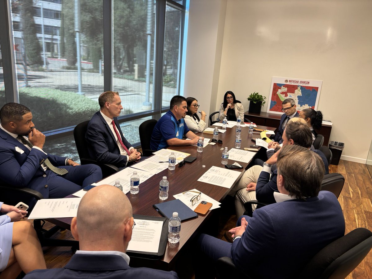 NatashaforCA's tweet photo. was honored to bring together our Healthcare Advisory Group to discuss the future of care in @RivCoNow.
Thank you to everyone who participated and shared your experiences. We are moving toward a healthier future, together. 💬
#Healthcare #Community #AD63 #RiversideCounty https://t.co/c2sM0NnHfd