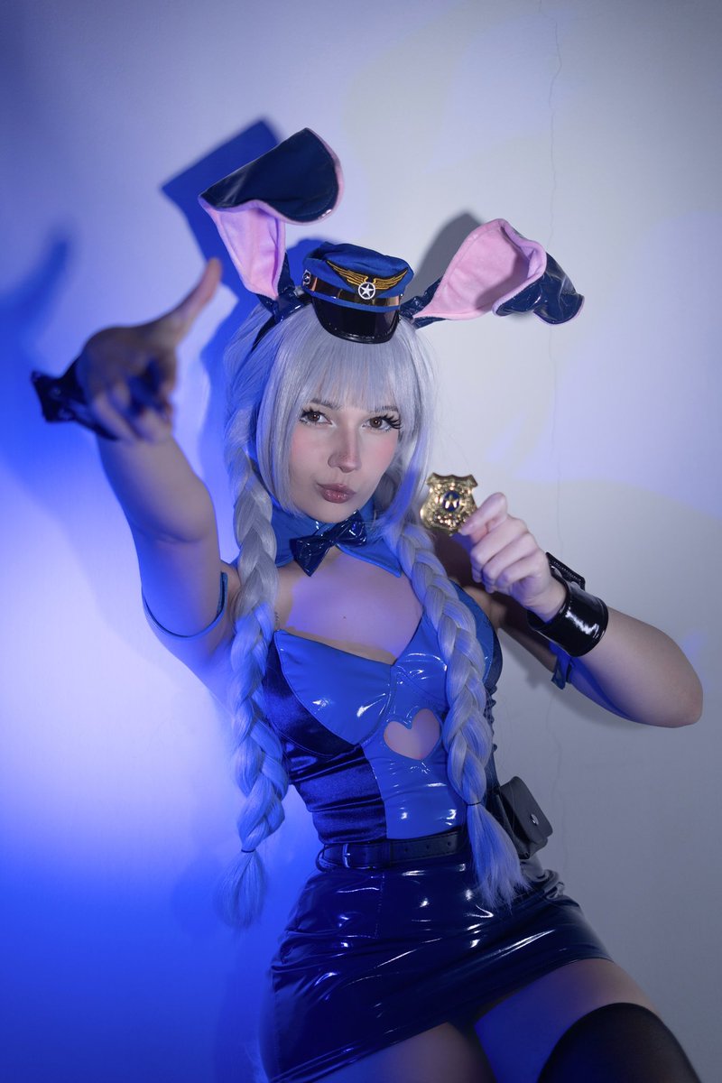 lucelunaxx's tweet photo. officer Judy at your service 🐰💙💦 https://t.co/Raoz1UoAXE