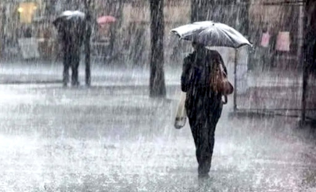 En este momento lluvia en Jacarandas, Morales, Villa Magna
#SanLuisPotosí #SLP