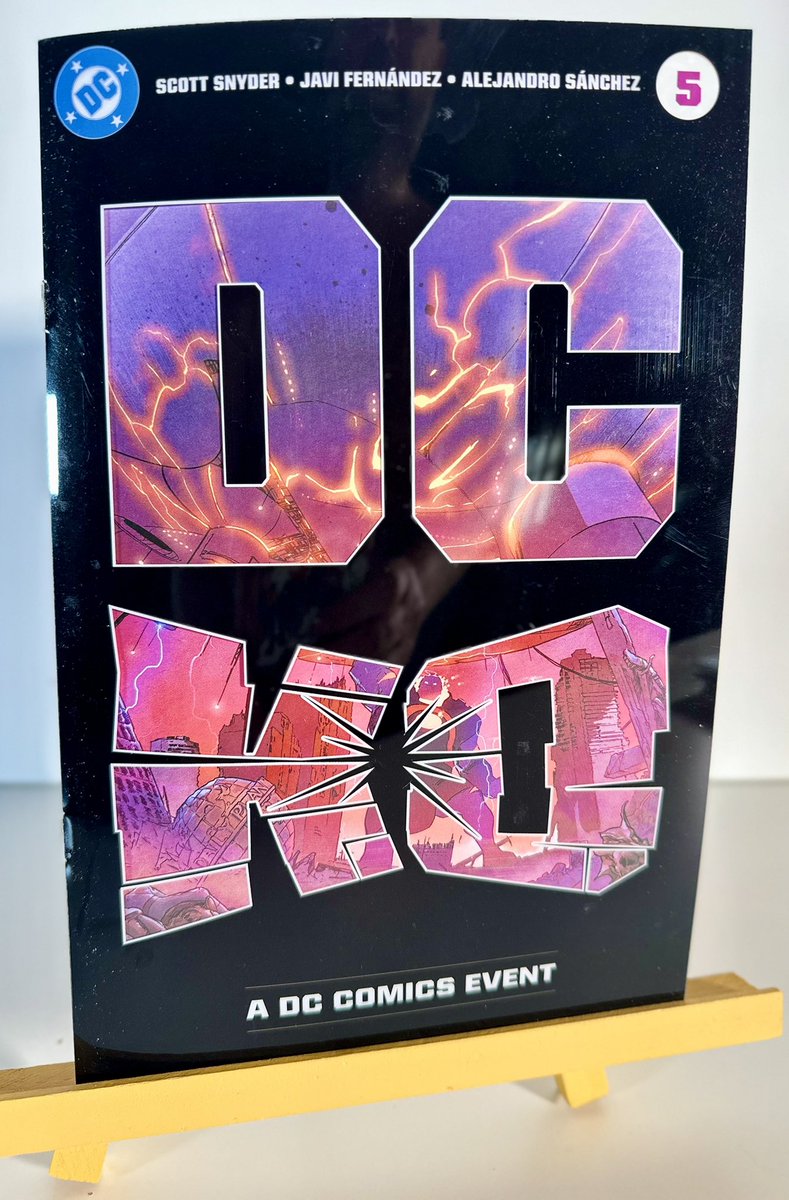 MachewsComics's tweet photo. 📸Next in the booth…
🥊 DC K.O. #5
🔥 Love when a final issue goes all out on the variants.
#NCBD #NewComicBookDay #DCComics #DCKO #ComicBooks #PullList #ComicCollectors #LCS
#DanMora #JavierFernandez #DanielWarrenJohnson #MikeDelMundo #JeromeOpena #IanBertram #BenOliver #SteveSkroce