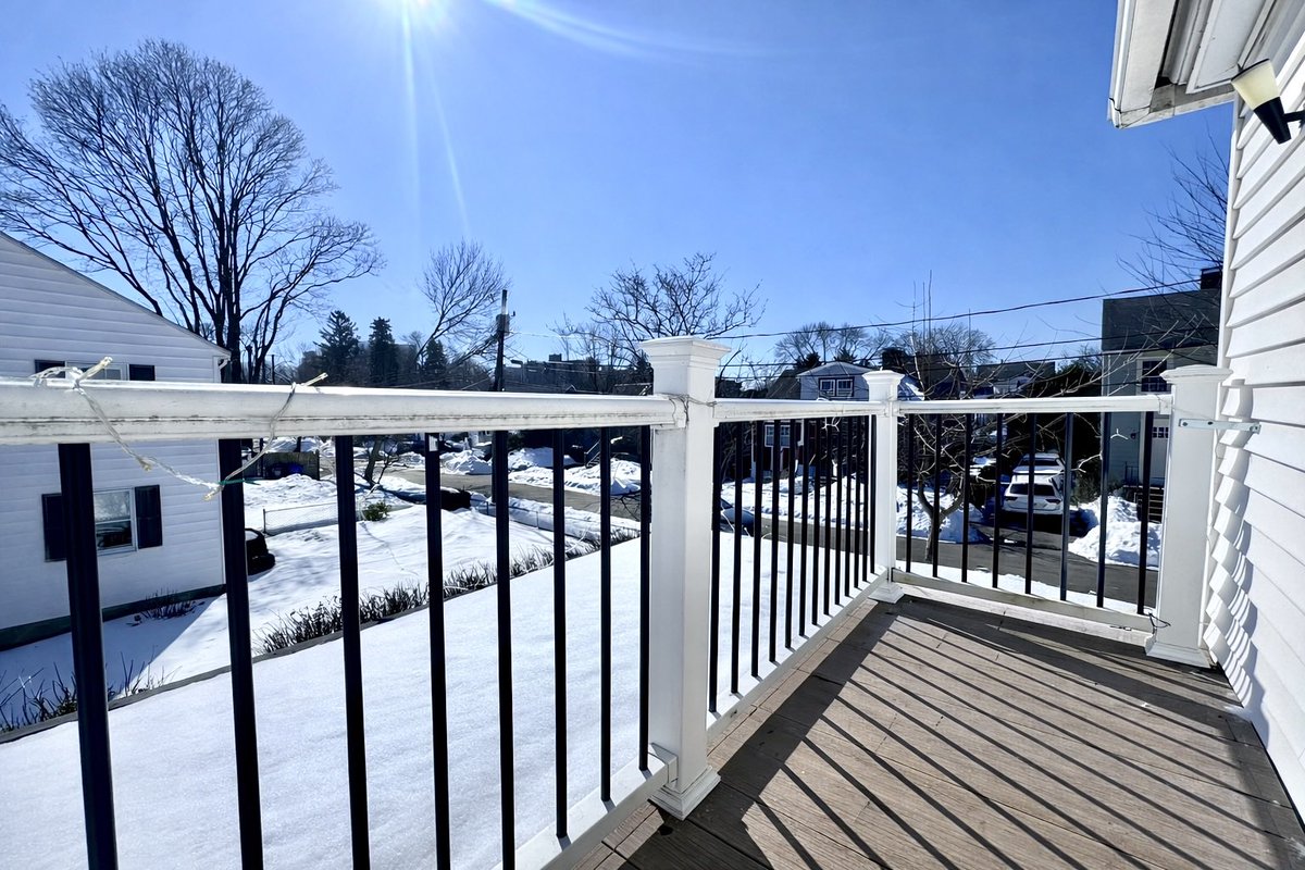 🚨 New Rental Alert 🚨- Arlington MA

10 Marrigan St, Arlington, MA, 02474
2 - 🛏️ 
1.5 - 🛁 
1,138 sq ft
Pets Ok - 🐶 🐱 
Laundry in unit - 🧺 
2 parking spots - 🅿️ 
Available- NOW
Rent - $3,900 a month

#newrental #arlingtonma #forrent #betterlivingre #realtorsofinsta