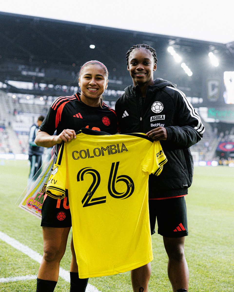 ColumbusCrew's tweet photo. Qué partidazo 🇨🇴🇦🇷

Muchas gracias por venir y esperamos que hayan disfrutado su tiempo en Columbus 🖤💛 https://t.co/Yi1lzvH6Ma