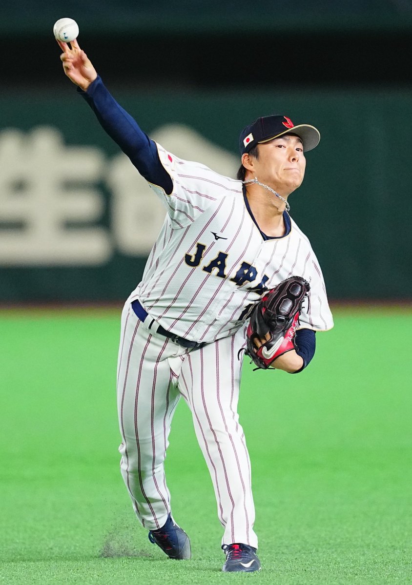 WBC公式練習】 キャッチボールを行う #山本由伸 投手🇯🇵 Photo by