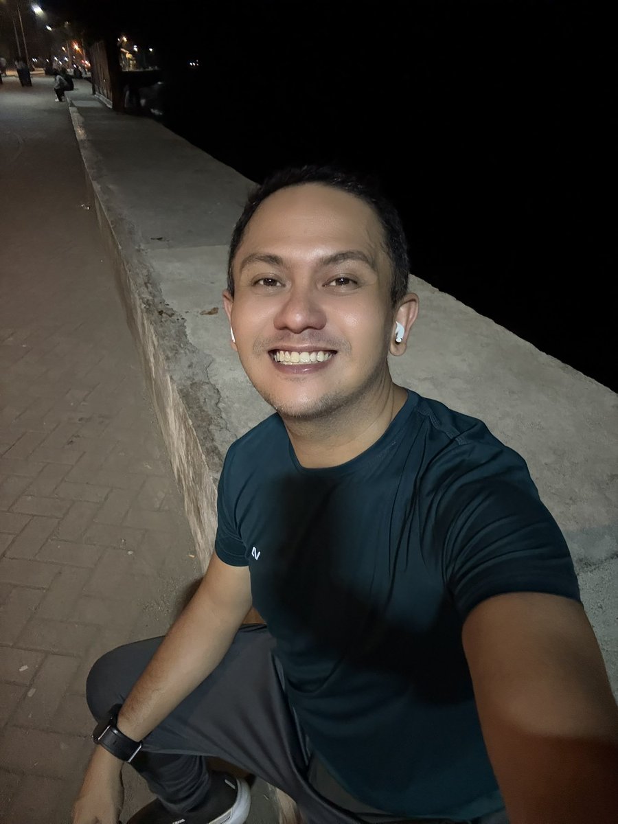 EngrGemini06's tweet photo. Same routine. Same pose. Same motivation. Different day.
#zamboangacity #zamboanga #joggingph https://t.co/J2wscCoFPR