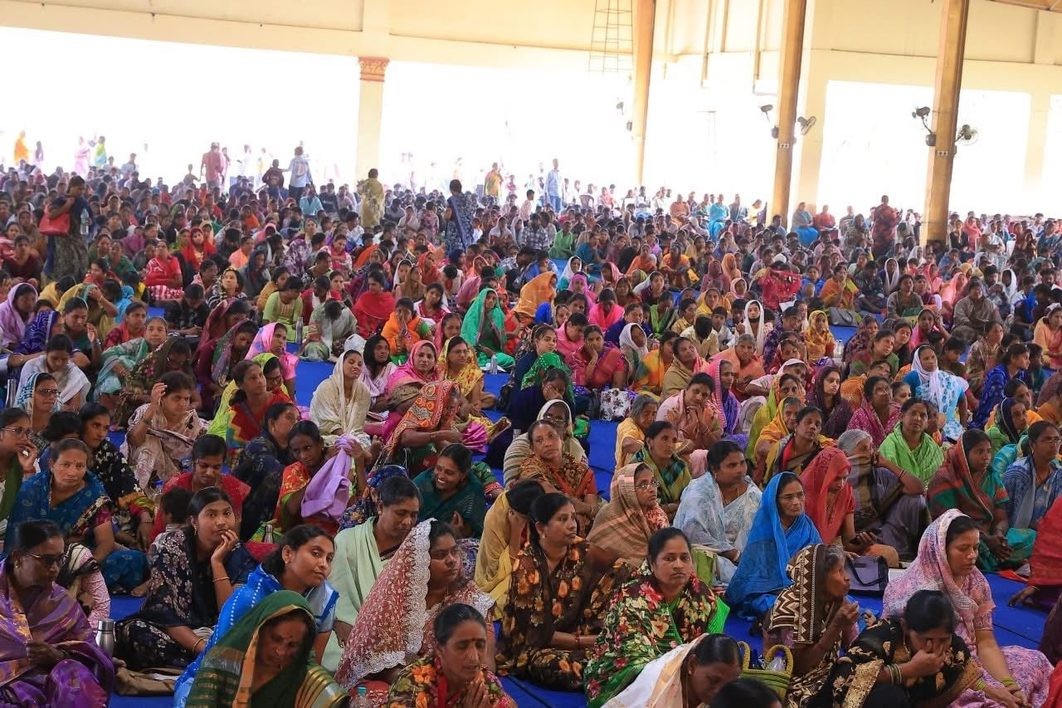 BGCScholarship's tweet photo. "I traveled to India to visit a friend from Wheaton.We had a fruitful ministry, preaching to 1000s of people; many gave their lives to Jesus.What a privilege!Who am I that He would entrust me with such a calling?To Him  be all the glory!" Pascal(Rwanda)w/Jeeva(India)both WCGS '20 https://t.co/mLKJkX7siz