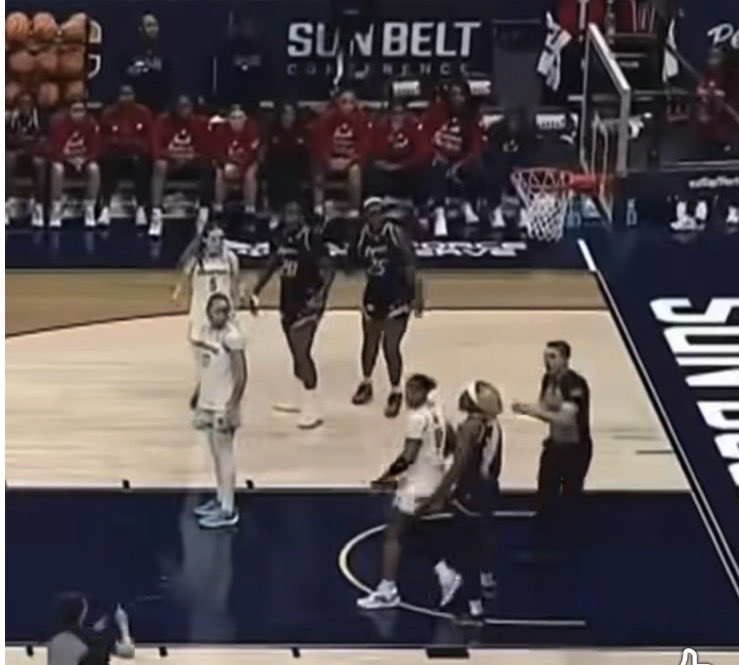 WestbrookAtl's tweet photo. @CregStephenson @PotatoDogg The video I saw it looks like the South Alabama player touched the other player’s butt or attempted to slap her butt. You can see her hand and a immediate reaction https://t.co/XhsHbUn9UB