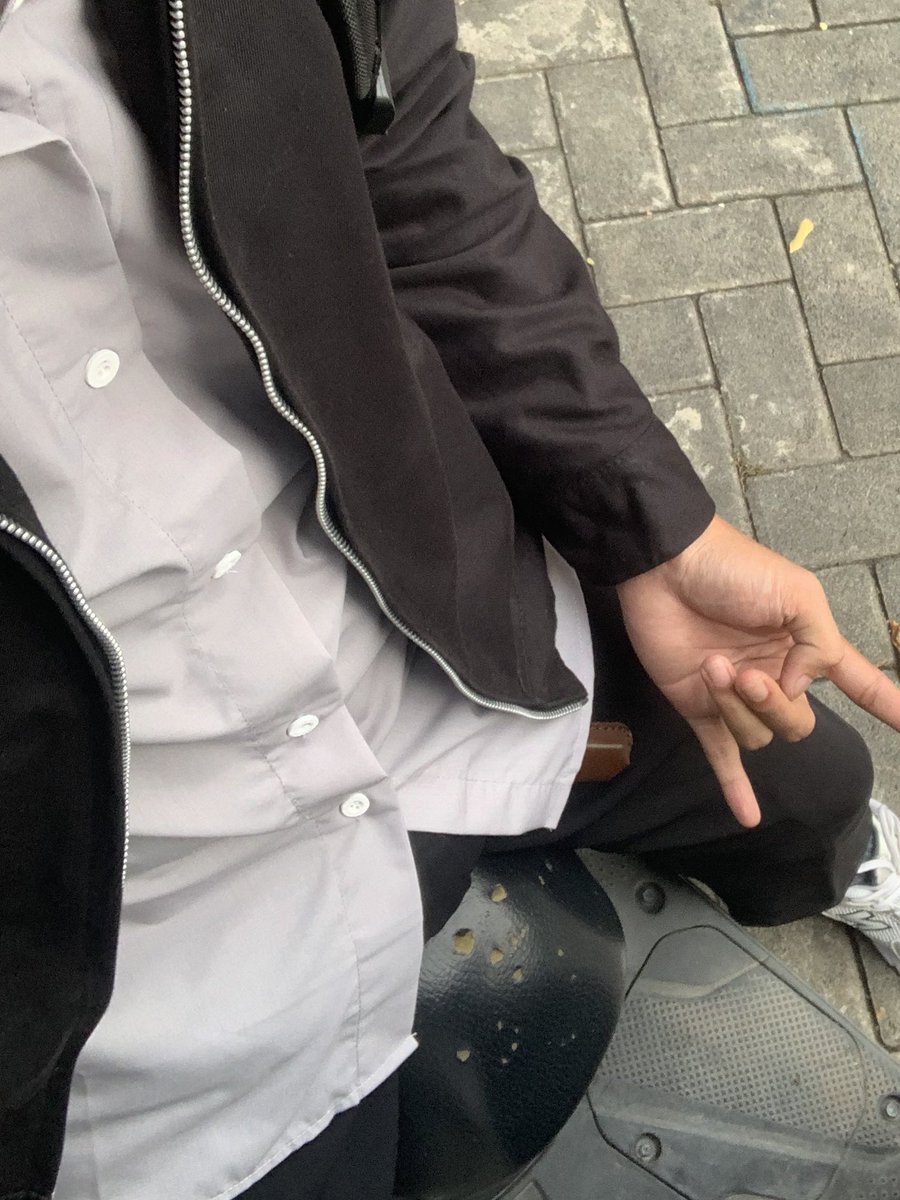 hiflyhere's tweet photo. simple but classy
work jacket ez mix n match (minus cpt sold): https://t.co/Xza7EZjSW2 https://t.co/CtlLN1cVnE