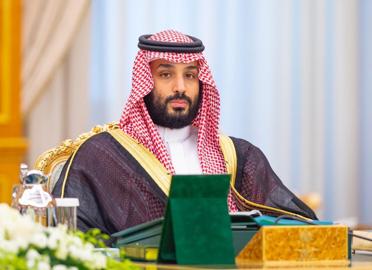 AJELNEWS24's tweet photo. عاجل 🔴 

تلقى صاحب السمو الملكي الأمير محمد بن سلمان بن عبدالعزيز آل سعود ولي العهد رئيس مجلس الوزراء، اتصالًا هاتفيًا، من فخامة الرئيس محمد إدريس رئيس جمهورية تشاد.

 وجرى خلال الاتصال بحث التصعيد العسكري الذي تشهده المنطقة.

 وقد أكد فخامته خلال الاتصال دعم بلاده وتضامنها مع المملكة تجاه ما تعرضت له من اعتداءات إيرانية، مشددًا على رفض تشاد لأي انتهاك لسيادة المملكة أو المساس بأمنها واستقرارها.