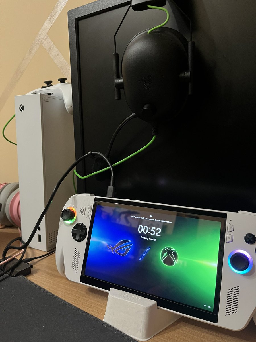 stnmrpetkov's tweet photo. Those kinda nights… 💚🎮🤍 @Xbox https://t.co/4RyVzQ2BsV