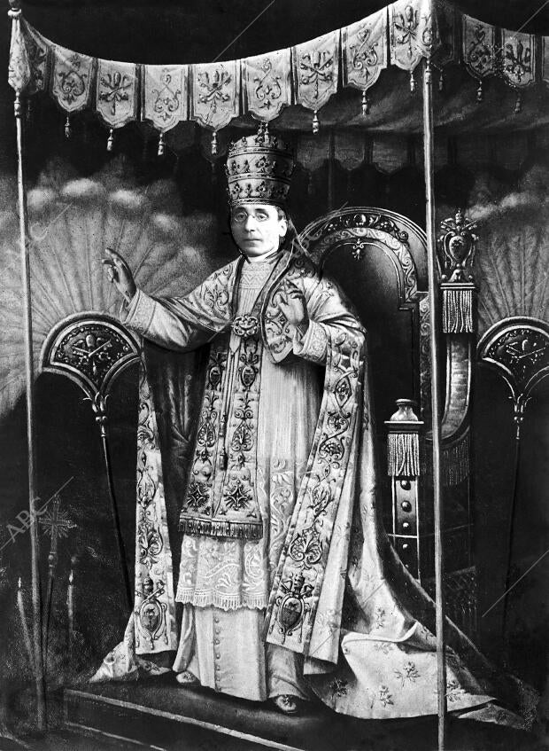 ♱ 🇻🇦🎯 Papa Benedicto XV(I), encíclica 𝘼𝙙 𝘽𝙚𝙖𝙩𝙞𝙨𝙨𝙞𝙢𝙞 𝘼𝙥𝙤𝙨𝙩𝙤𝙡𝙤𝙧𝙪𝙢 𝙋𝙧𝙞𝙣𝙘𝙞𝙥𝙞𝙨 (1/XI/1914):

⚠️✅️ «Quizá nunca hubo 𝘁𝗮𝗻𝘁𝗮 𝗽𝗿𝗼𝗽𝗮𝗴𝗮𝗻𝗱𝗮 𝗱𝗲 𝗹𝗮 𝗵𝗲𝗿𝗺𝗮𝗻𝗱𝗮𝗱 𝗵𝘂𝗺𝗮𝗻𝗮 𝗰𝗼𝗺𝗼 𝗹𝗮 𝗾𝘂𝗲 𝗵𝗮𝘆 𝗵𝗼𝘆; sí, más, por el