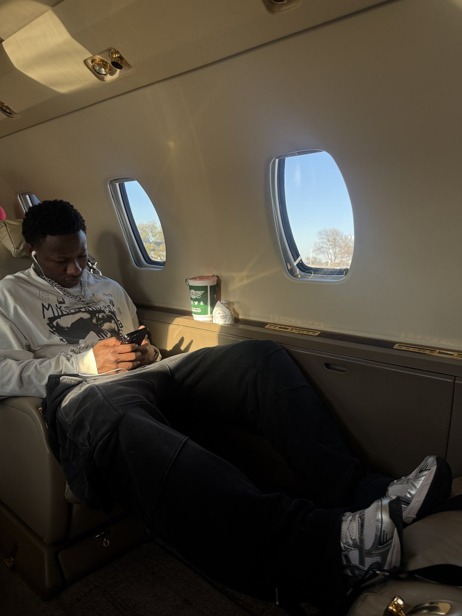 Hollywood Brown tweet media